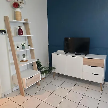 Rez De Jardin Avec Terrasse Privative *